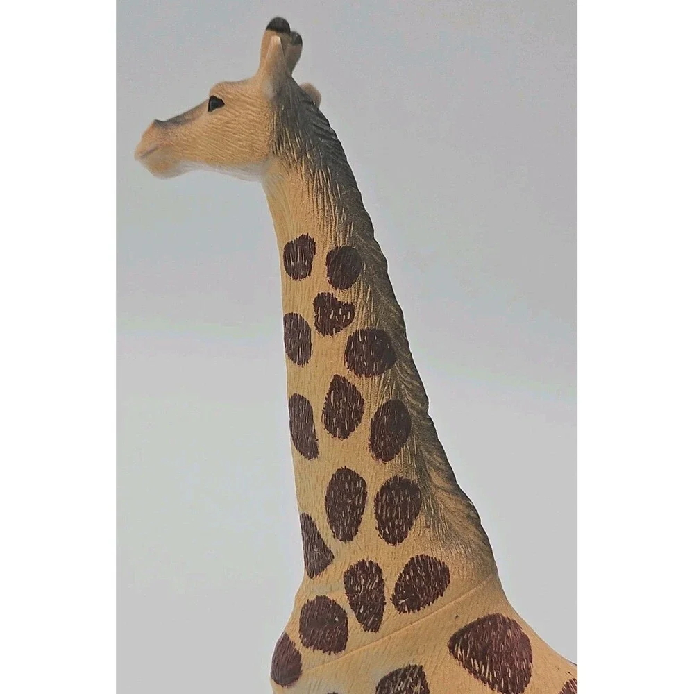 Giraffe Plastic Figures Animals LOT OF 2 Yellow W/ Dark Spots 8